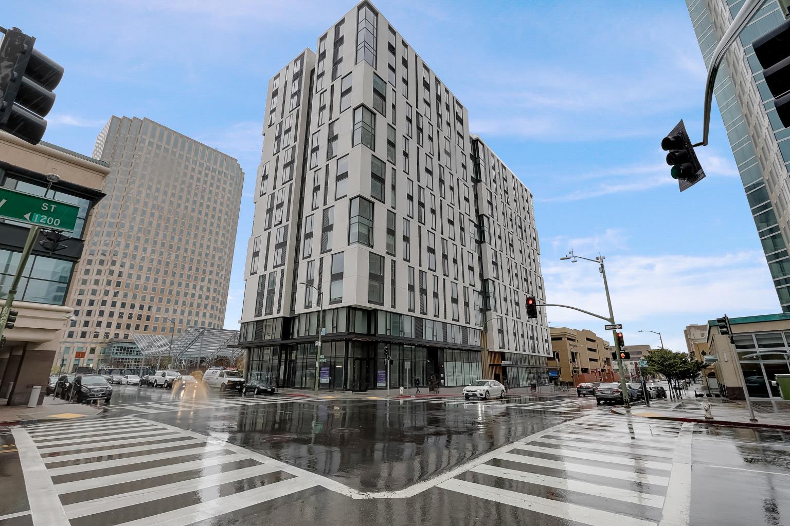 1150 Clay St - Retail